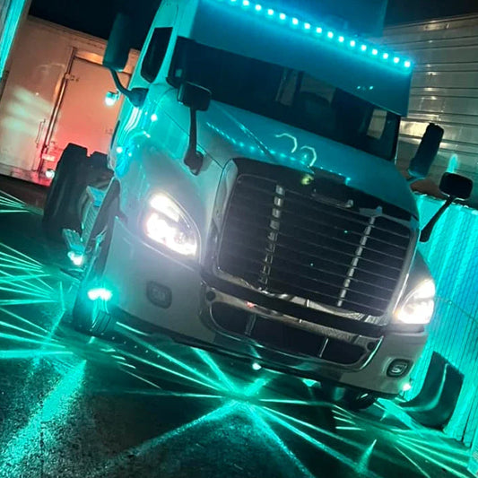 ¿Luces laterales tenues? LED ultrabrillantes para que te vean siempre. 🚦💡