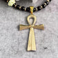 Collar colgante cruz vintage con perlas de hematita