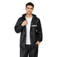 Traje impermeable impermeable y pantalones con tiras reflectantes