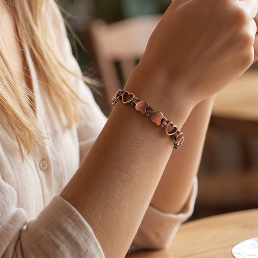 Pulsera Magnética con Eslabones de Corazón Elegante